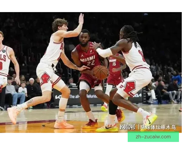 休斯顿火箭力克芝加哥公牛两队鏖战119-113取胜展现强大团队默契